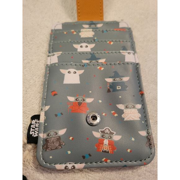 Loungefly Disney Star Wars Halloween Mandalorian Grogu Cardholder Wallet NWT - Picture 2 of 6